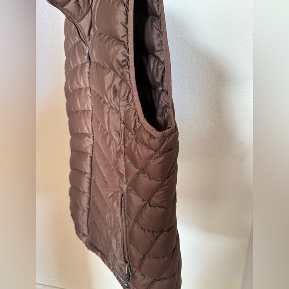 🤎 Patagonia Women's Chocolate Brown Down Puffer Vest EUC - Picture 6 of 13